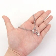 1個不鏽鋼首字母掛墜扣銀色鏈條項鍊，適用於女性 - 銀色 - 查看 3