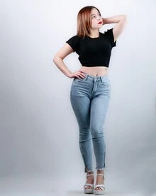 Women's Stretch Skinny Jeans With Ankle Closure