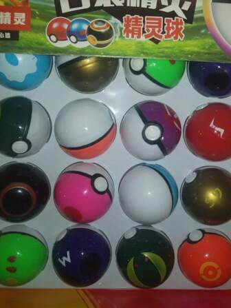 4 Pokebolas gigantes y coloridas, con 1 muñeco colgante coleccionable en el interior y 3 pegatinas, paquete de 4 bolas para decoración de habitación