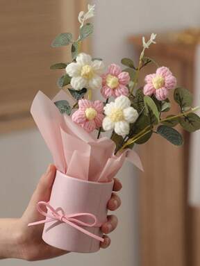 1 zestaw ręcznie robionego bukietu sztucznych kwiatów z włóczki, materiał i dzianinowe kwiaty, w tym papierowe wiaderko, 5 kwiatów szydełkowych z włóczki, odpowiedni dla mamy, przyjaciółki lub na prezent rocznicowy, prezent na Dzień Matki, prezent na Walentynki, prezent urodzinowy, dekoracja domu, ukończenie szkoły, sztuczne rośliny