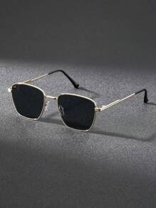 1副男士几何镜框时尚古典朋克铜色眼镜，适合户外钓鱼、旅行、音乐节等场合，优雅百搭，沙滩风尚，街头潮流百搭，可搭配毛衣、夹克、卫衣、连帽衫、皮裤和工装裤，是夏季海滩度假、户外活动和旅行的理想之选。 - 灰色 - 查看 6