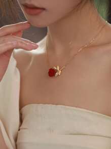 1 pieza Collar de Cadena de Clavícula con Flor de Rosa de Acero de Titanio Rojo, Diseño Delicado y Único con Sensación de Alta Gama para San Valentín