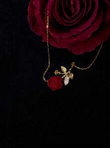1 pieza Collar de Cadena de Clavícula con Flor de Rosa de Acero de Titanio Rojo, Diseño Delicado y Único con Sensación de Alta Gama para San Valentín