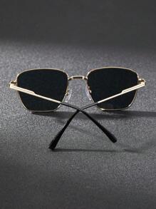 1副男士几何镜框时尚古典朋克铜色眼镜，适合户外钓鱼、旅行、音乐节等场合，优雅百搭，沙滩风尚，街头潮流百搭，可搭配毛衣、夹克、卫衣、连帽衫、皮裤和工装裤，是夏季海滩度假、户外活动和旅行的理想之选。 - 灰色 - 查看 3