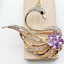 1 Stück Damen Legierung Anti-Lose Schöne Schwan Form Strass Brosche für Partykleid Accessoires Pin für Kleidung Tasche Charm Schule Büro Accessoires Hemden Jacke Schmuck Halloween Kleidung Pin Lustig Süß Lehrer Geschenke Halloween Accessoires Lehrertag Kostüm Accessoires Taschencharms