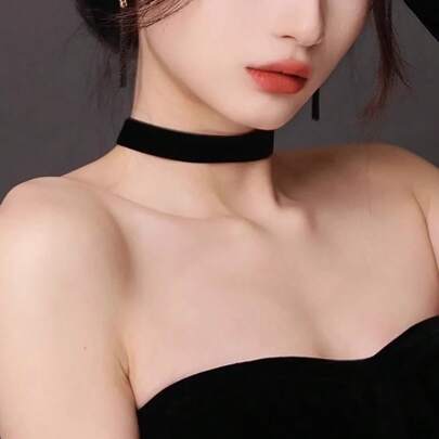 1 Pièce Collier Ras Du Cou Noir En Velours Simple, Vintage Et Avec Un Métal En Acier Inoxydable, Ne Se Décolore Pas, Pour Un Usage Quotidien