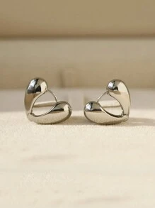 1 Pair Niche Design Old Money Style Metal Heart Hoop Earrings Suitable For Women's Daily Wear - Earrings - View 9