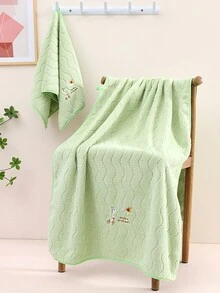 4入組刺繡's'圖案浴巾套裝,2條浴巾和2條手巾。採用珊瑚細毛製成,吸水性高,不褪色。柔軟,親膚,適合日常家居使用。套裝包括35*75cm手巾和70*140cm浴巾,非常適合浴室使用。 - 綠色 - 查看 4