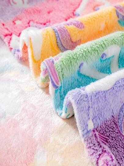 Cute Glow-In-The-Dark Fleece Blanket, Lovely Unicorn Design Blanket, Suitable For Teenage Boys And Girls All Seasons