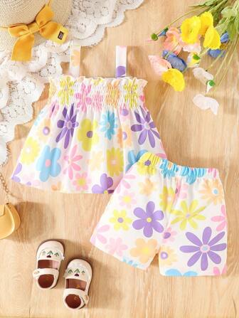 年輕女孩夏季時尚吊帶上衣和花印短褲2件套度假裝