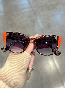 Fashionable Women's Fashion Glasses Cat Eye Shape With Gradient Color Blocks For Travel Outdoor Photography Shades Beach Accessories Halloween Beach Accessories For Women Glasses Shades Basics Fall Winter Women Outfits Clothes Business Casual Gifts For Summer Beach Vacation,Outdoor,Travel