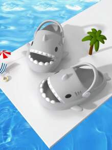 1 pieza Chanclas casuales para niños, uso cómodo en interiores y exteriores, diseño de tiburón de dibujos animados, antideslizante, material de EVA - Gris - Ver 3