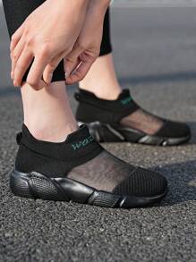 TOLLN Women's Hollow Out Fishnet Breathable Lightweight Non-Slip Black Sports Shoes - Black - View 4