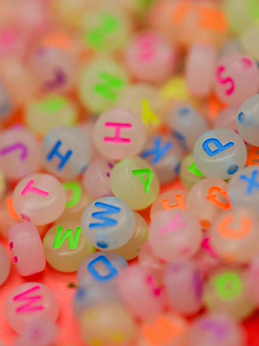 Letras, Abecedario, Acrílico, 50g, 50 piezas aprox, Luneta, Bola, DIY, Bisutería, material para pulseras, Insumos - NEON 16 - Ver 1