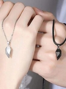 1 Pair Of Spliced Loving Couple Necklaces Magnet Attraction Wishing Stone A Memorial Gift(Box For Shooting Props, Shipped Without Box)