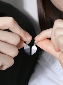 1 Pair Of Spliced Loving Couple Necklaces Magnet Attraction Wishing Stone A Memorial Gift(Box For Shooting Props, Shipped Without Box)