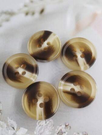  20入組淺卡其色樹脂扣子,混合花卉圖案,耐用並適合休閒服裝和外套扣子裝飾