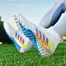 1pair New Men's & Women's Striped Soccer Shoes, Tf Broken Nail Anti-Slip Training Shoes, Outdoor Turf Football Boots, Professional Sports Sneakers, Black Classic High-Top Short Nail Football Shoes