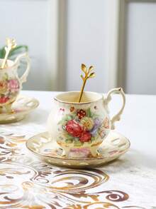 咖啡杯和碟子一套,復古宮廷歐式四腳花盆腹杯,愛心中空,鍍金精美家居禮品