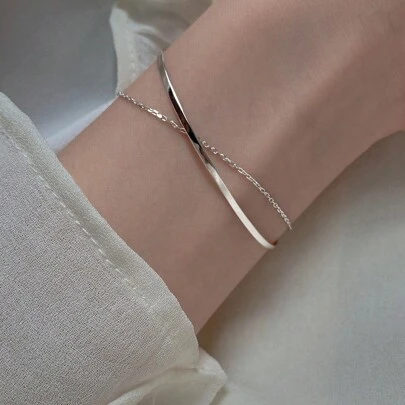 1入簡約精緻雙層光滑鍊條手鍊，獨特設計（隨機扣環）