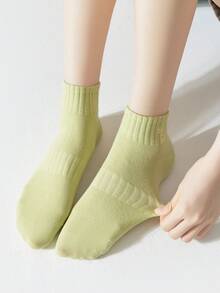 5 đôi tất thuyền nữ,vớ vô hình,vớ cổ thấp,vớ trắng,vớ ngắn,vớ đen,vớ nữ,vớ dễ thương,vớ nữ,vớ thủy thủ,vớ mắt cá chân, với thiết kế chống trượt đôi, thấm hút ẩm và thoáng khí , Thích hợp để mặc hàng ngày, thể thao tại nhà, trang phục công sở, thiết kế tối giản, phù hợp cho mọi mùa và các ngày lễ khác nhau, tất vô hình và tất ngắn, với màu sắc tùy ý - Nhiều màu - Xem 5