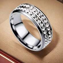 1枚歐美風格新款時尚小圓鑽滿鑽戒指有設計感奢華感滿天星情侶鑽戒女士節日佩戴禮物鈦鋼方晶鋯石戒指 - 銀色 - 查看 3