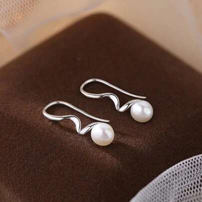 1对小众奢华简约优雅螺旋珍珠耳环