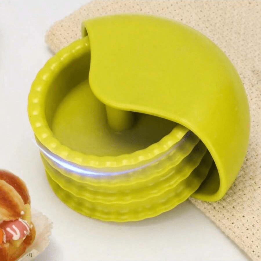 1pc New Arrival Kitchen Pastry Cutter, Round Shape Dough Roller With