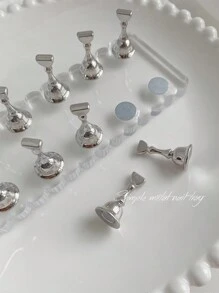 Decoraciones de arte de uñas - Conjunto de 1 base de onda sólida de resina acrílica autoadhesiva con imán + 10 soportes de color blanco K para práctica de manicura con estilo vintage/japonés/coreano, floral y láser, para hacer en casa/al aire libre/novia/hermana/esposa/Día de la Madre/boda/salón de belleza/Día de San Valentín