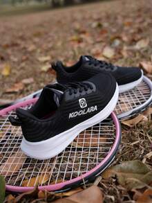 KOOLARA 女款雲獅鷲設計休閒運動鞋，柔軟緩震、透氣網面設計，提供舒適的訓練穿著體驗，低跟健身跑步鞋 - 靈動黑色 - 查看 4