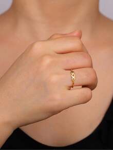 1件不锈钢简约空心实心心形戒指女士,时尚万能的珠宝配件,生日或节日礼物 - 愛心 - 查看 2