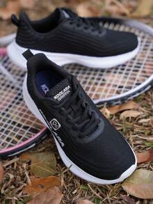 KOOLARA 女款雲獅鷲設計休閒運動鞋，柔軟緩震、透氣網面設計，提供舒適的訓練穿著體驗，低跟健身跑步鞋 - 靈動黑色 - 查看 3