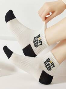 1/5 Pares de Calcetines tipo Barco para Mujeres, Calcetines Invisibles, Calcetines Ped de Corte Bajo, Calcetines Blancos, Calcetines Cortos, Calcetines Negros, Calcetines para Mujeres, Calcetines Adorables, Calcetines para Niñas, Calcetines Tripulación, Calcetines Tobilleros, Diseño Antideslizante de Hilo, Diseño Transpirable y que Absorbe la Humedad, Suave y Cómodo, Adecuado para Uso Diario, Deportes en Casa, Uso de Oficina, Diseño de Volantes y Encaje, Adecuado para Todas las Estaciones y Diversas Fiestas, Calcetines Invisibles y Calcetines Cortos, Colores Aleatorios