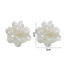 1 paire de grandes boucles d'oreilles à pétales 3D blancs, design asymétrique de fleur, convient pour le mariage, la robe du soir et le port quotidien, la Saint-Valentin
