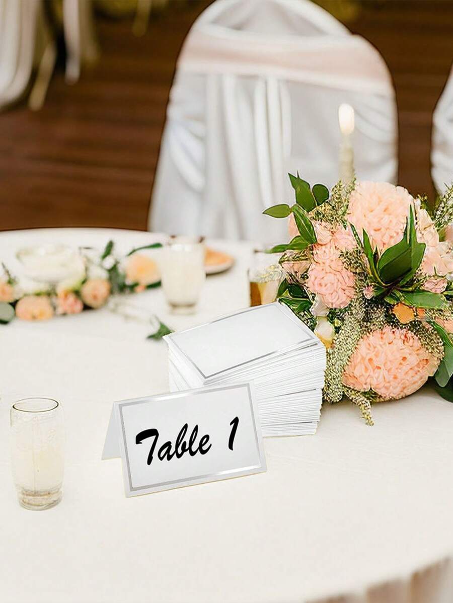 婚宴餐桌用的婚禮名字卡,金銀箔印刷桌卡,適用於宴會、活動和預留座位,金箔圓點商務卡 - 銀色邊框 - 查看 1