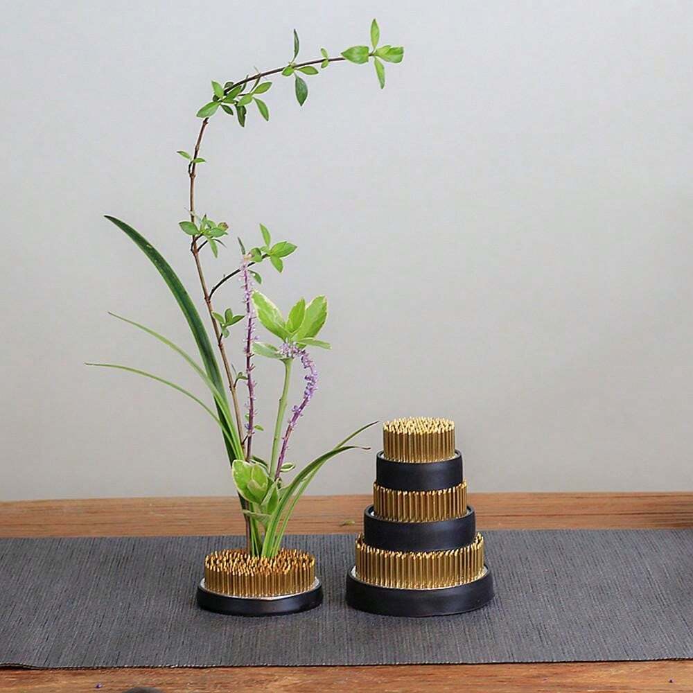 One SwordShaped Flower Arrangement Tool For Stabilizing Flower Stems