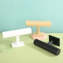 1个优雅的PU皮革手镯展示架，完美收纳和展示您最喜爱的手镯，是节日送礼、返校必备和时尚家居装饰的理想之选。这款别致实用的配饰将提升您的珠宝收藏，尤其适合圣诞节、感恩节、新年和情人节等庆祝活动。让您的配饰整齐有序、方便取用，同时为任何空间增添一丝精致感。无论是自用还是作为送给亲朋好友的贴心礼物，都是绝佳之选。立即提升您的珠宝收纳体验！