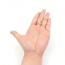 1個新款時尚圓形鋯石不鏽鋼首字母吊墜鏈，適用於女性 - 金黃色 - 查看 3