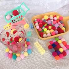 500個紫色圓形毛球花杯墊,吸水能力強的毛球杯墊,圓形杯墊,產品內容包括:500個紫色毛球,混合1、1.5和2cm大小以及1瓶膠水,桌面保護杯墊,手工製作,防刮,厚實耐用的毛氈杯墊,可吸水,耐磨損,多彩手工製作,家居廚房裝飾圓球杯墊禮盒,非常適合編織花環,diy工藝和裝飾,耐高溫,厚實耐用的多彩吸水杯墊 - 紫色 - 查看 11