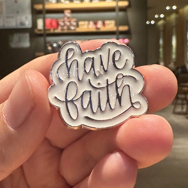 1 pieza Broche de esmalte con diseño de bolso lindo de mujer, accesorio de pin y encanto para ropa, bolsos, estilo escolar