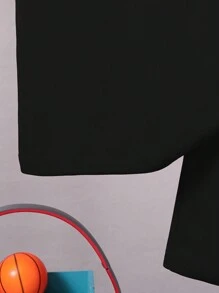 適合十幾歲男孩的2入組夏季休閒運動透氣快乾印有圖案的圓領背心和純色短褲套裝