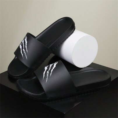 شبشب خفيف وراقي ومريح وبإمكان الرجال ذوي الحجم الكبير ارتداؤه للأوقات العادية