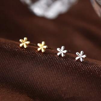 1雙白色小花S925銀耳釘適用於日常穿著首飾類