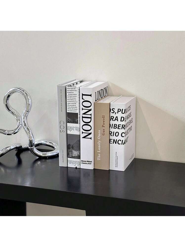 Set Di 3 Libri Finti Decorativi In Bianco E Nero - Design New York, Parigi, Chanel - Con Scatola Magnetica Nascosta - 4