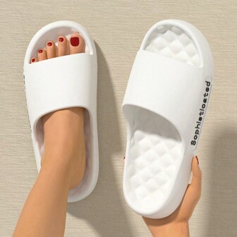 1 par de chanclas de baño para mujer de color blanco, con suela gruesa, antideslizantes, de diseño con correa, aptas para uso tanto en interiores como en exteriores durante el verano