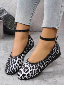 Giày bệt họa tiết da báo in hình động vật cho nữ, màu sắc gợi cảm, mùa xuân/hè, có quai đeo mắt cá chân có thể điều chỉnh và khóa đàn hồi theo phong cách múa ba lê, đa năng và thoải mái, có thể mang như giày bệt hoặc giày lười họa tiết da báo cổ điển khi đi làm hoặc đi nghỉ thông thường Giày bệt đế thấp và mũi thấp có thể mang ra ngoài - Đen và trắng - Xem 6