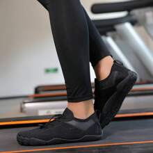 Unisex Thick-Soled Anti-Slip Quick-Drying Sports Shoes For Outdoor Activities Such As Running, Climbing, Surfing, Five-Toe Design, Suitable For Black Beach, Water Trekking, Etc. - Black - View 5