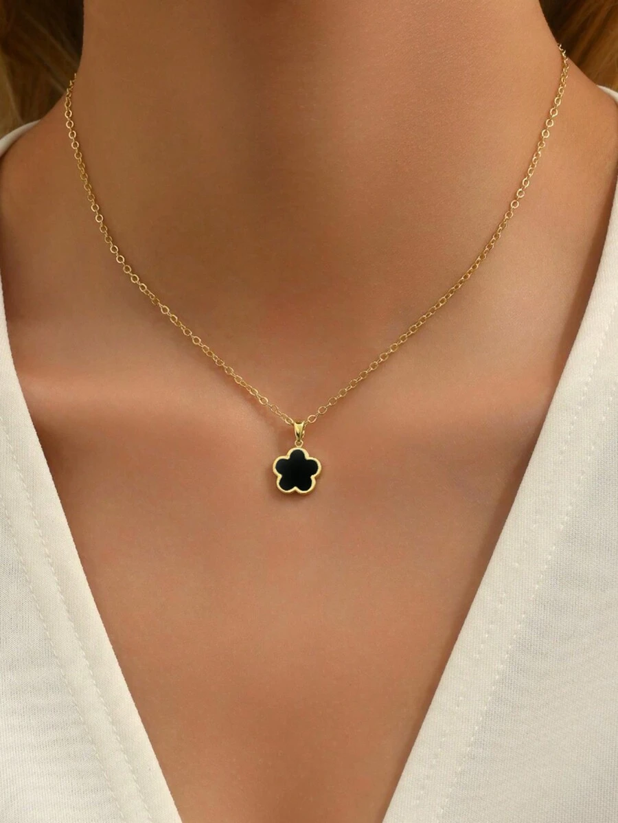 1pc Women's Fashionable Clover Pendant Necklace, Delicate Lightweight Luxury Necklace With Unique Design - Black - View 1