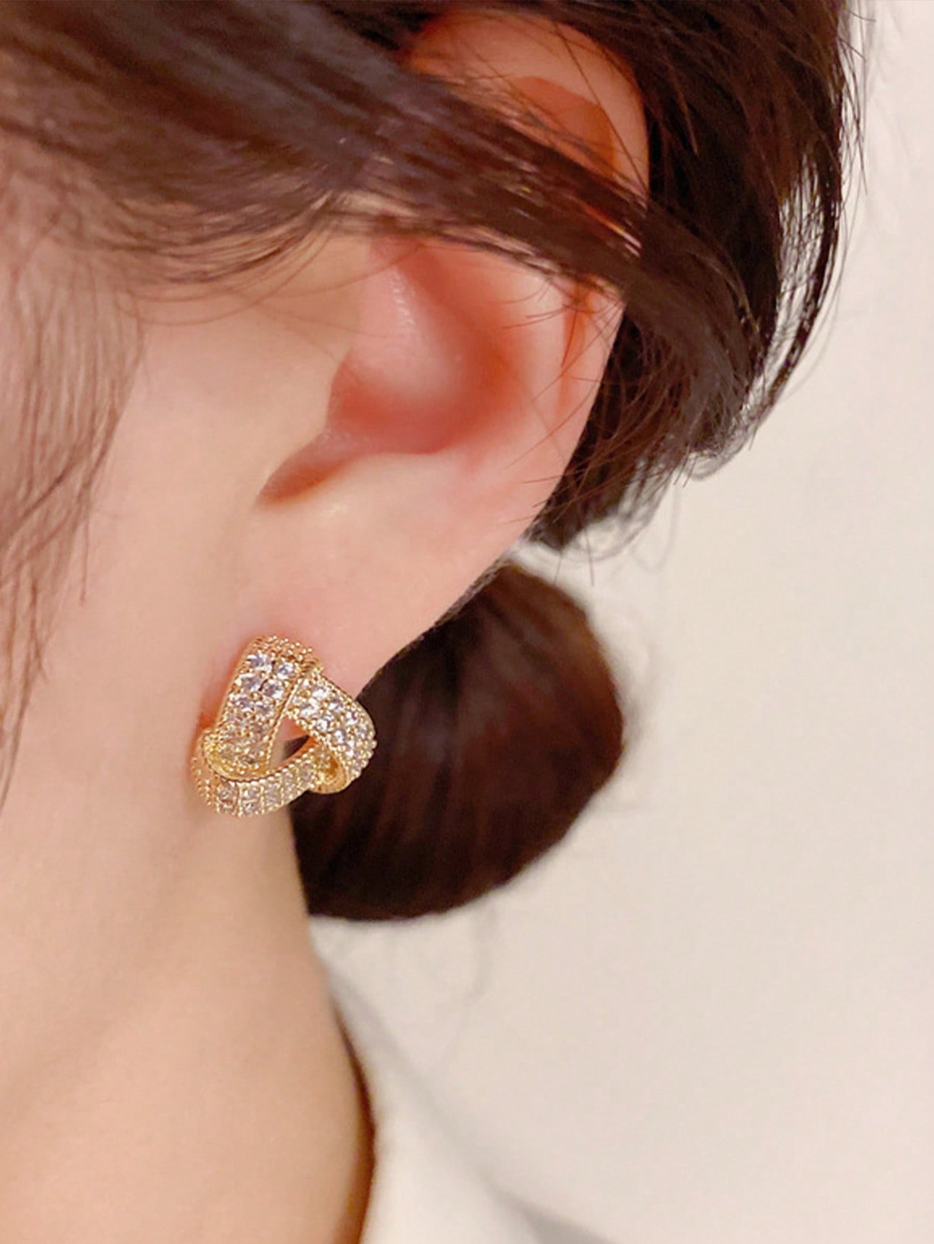 زوج أقراط نسائية هندسية على شكل مثلث – مزينة بالأح...