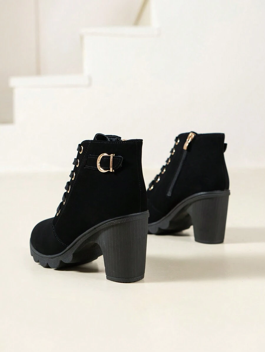 优雅水钻装饰女士时尚靴子，前系带和侧拉链，粗跟